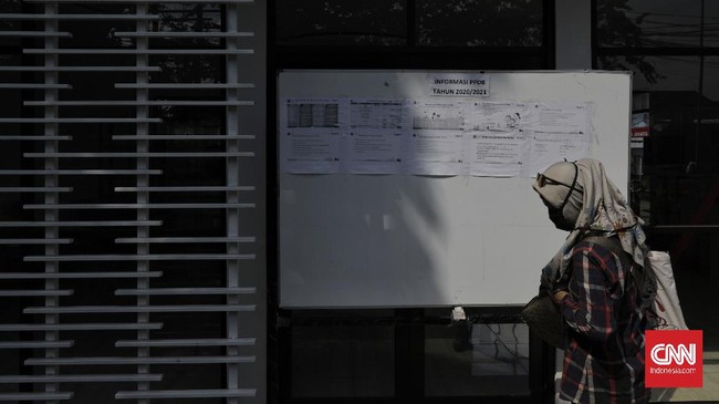 Sejumlah orang tua siswa mempertanyakan pengumuman di situs PPDB SMA/SMK Sulawesi Selatan yang dinyatakan lulus. Namun pihak sekolah menyatakan tidak lulus.