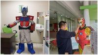 Unik! Pakai APD Superhero di RS, Dokter Nyentrik di Bogor Ini Viral