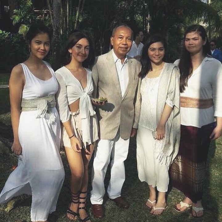 <p>Potret kenangan kebersamaan Fergie dan Bondan Winarno ini bikin rindu ya. (Foto: Instagram @fergiebritney)</p>
