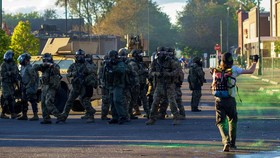 Massa Demo George Floyd Kembali Bentrok di Washington DC