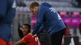 FBL-GER-BUNDESLIGA-BAYERN MUNICH-DUESSELDORF Bayern Munich's Austrian defender David Alaba (L) and Bayern Munich's German head coach Hans-Dieter Flick react after the German first division Bundesliga football match FC Bayern Munich v Fortuna Duesseldorf on May 30, 2020 in Munich, southern Germany. (Photo by Christof STACHE / various sources / AFP) / DFL REGULATIONS PROHIBIT ANY USE OF PHOTOGRAPHS AS IMAGE SEQUENCES AND/OR QUASI-VIDEO