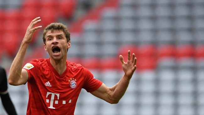 Pesta juara Bayern Munchen di Piala Dunia Antarklub harus berlangsung tanpa Thomas Muller yang dinyatakan positif Covid-19.