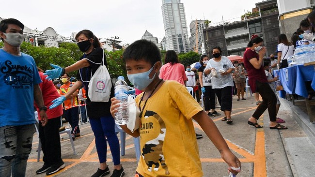 Thailand dan Kamboja memilik cara berbeda dalam menangani infeksi virus corona. Namun keduanya mencatat kurang dari 5.000 kasus Covid-19.