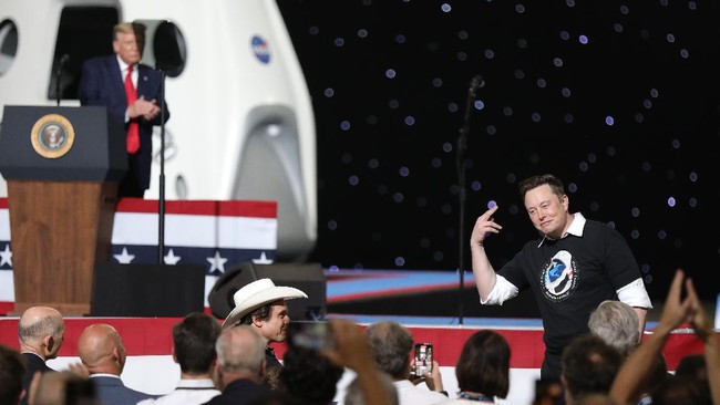 Serangan DDoS Disebut Sebagai Penyebab Penundaan Wawancara Elon Musk dengan Trump