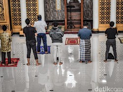 New Normal, Masjid di Bandung Barat Mulai Gelar Salat Berjemaah