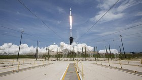 Roket SpaceX Tabrak Bulan 4 Maret, Bakal Bikin Kawah Besar