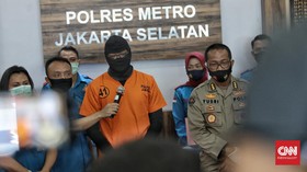 Aktor Dwi Sasono Sembunyikan Ganja 16 Gram di Atas Lemari