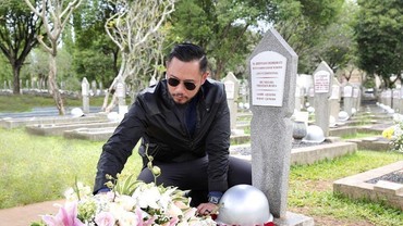 img-title AHY Kenang Satu Tahun Kepergian Ani Yudhoyono