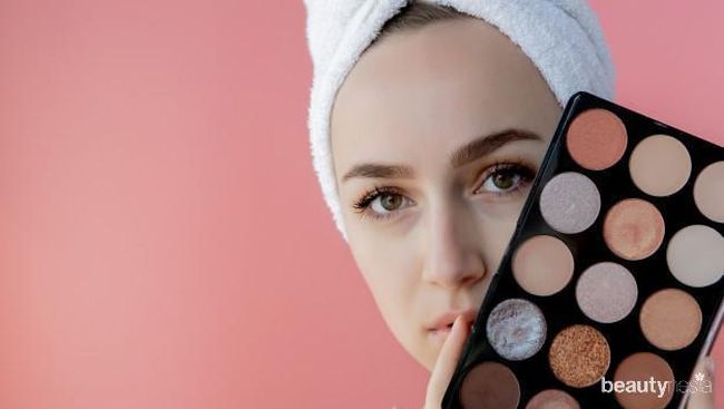 5 Rekomendasi Eyeshadow Palette Warna Warni di Bawah 200 Ribu 5 Rekomendasi Eyeshadow Palette Warna Warni di Bawah 200 Ribu
