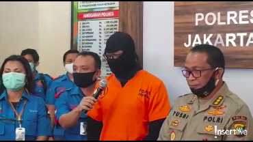 Penampakan Dwi Sasono Memakai Baju Tahanan