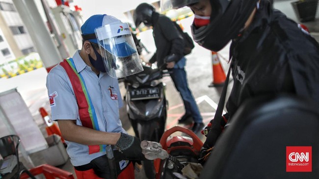 Pengamat mengingatkan risiko jika PT Pertamina (Persero) mengimpor minyak dari Rusia. Berikut ulasannya.
