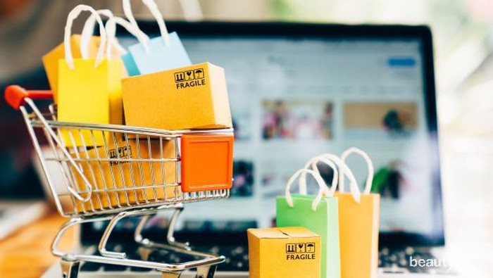 Apa Kamu Termasuk? Zodiak Ini Hobi Banget Belanja Online!