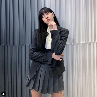 Lisa BLACKPINK Jadi Trending Usai Tindik Bibir di Teaser Comeback