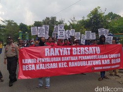 Tuntut Transparansi Bansos Corona, Petani di Hutan Blora Geruduk Balai Desa