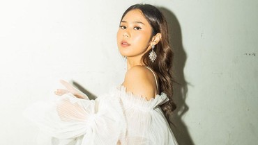 img-title Sempat Berkoar, Nadin Amizah Lupakan Insiden Pelecehan di Bandung