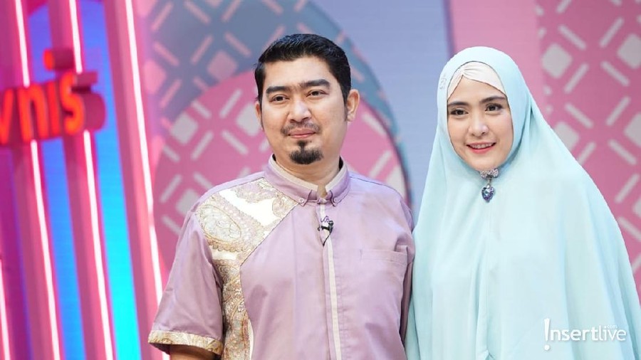 Ustaz Solmed dan April Jasmine