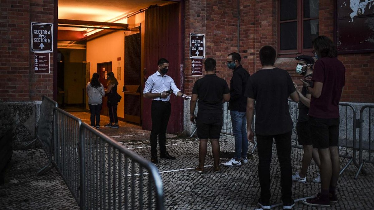 FOTO: Ribuan Orang Hadiri Konser di Lisbon kala Pandemi