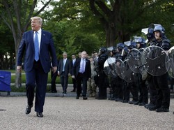 Ribut dengan Trump, Wali Kota Seattle: Kembali ke Bunker Anda!