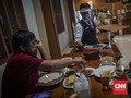 Tips Pakai Masker saat Makan di Restoran
