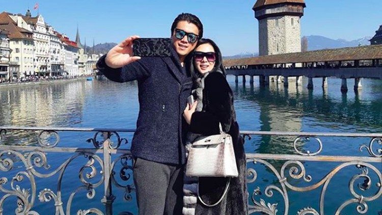 Syahrini Bawa Tas Rp 2 miliar
