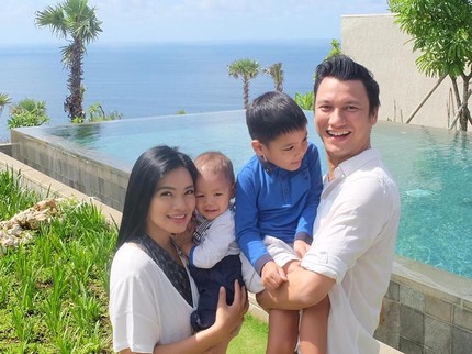 2 Aturan Titi Kamal Beri Anak Camilan Sehat Tanpa Rusak Feeding Rules