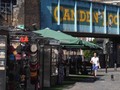VIDEO: Kios Makanan di Camden Market Kembali Ramai Pembeli