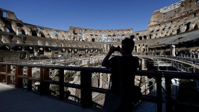 FOTO: Pintu Colosseum Akhirnya Dibuka
