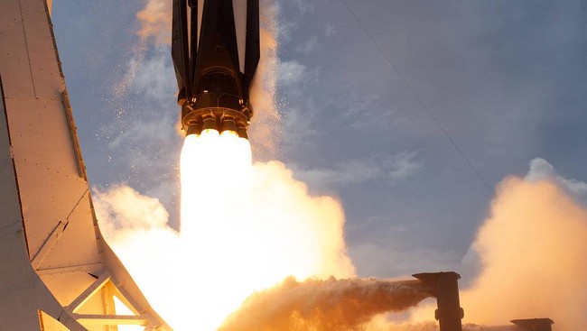 NASA beri sertifikasi sebagai izin bagi SpaceX untuk membawa astronaut ke antariksa.