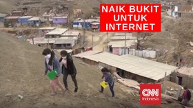 VIDEO: Panjat Bukit Demi Sinyal Internet Untuk Belajar