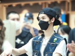 Kenakan Rompi Bertuliskan Syahadat, Luhan Eks EXO Dikecam