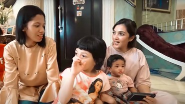 img-title Anang-Ashanty Angkat Anak Asisten Rumah Tangga Jadi Putri Ke-5
