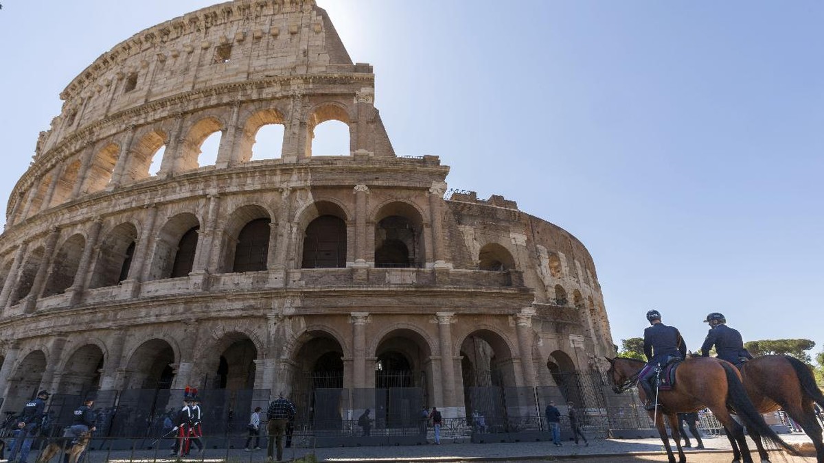 FOTO: Pintu Colosseum Akhirnya Dibuka