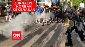 VIDEO: Satu Juru Kamera Dipukul Polisi