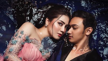 Felicya Angelista & Caesar Hito Mesra di Atas Ranjang, Netizen Gempar