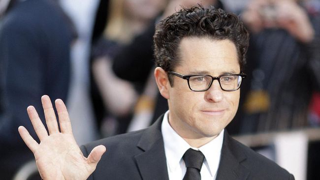 US director JJ Abrams arrives for the UK premiere of the new 'Star Trek' in London's Leicester Square in central London, on April 20, 2009. AFP PHOTO/Shaun Curry (Photo by SHAUN CURRY / AFP)
