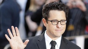 Perusahaan JJ Abrams Donasi Rp142 M untuk Yayasan Anti-rasial