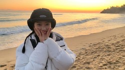 Indonesia Banget, Sei Weki Meki Santap Goreng Tempe Dicocol Sambal