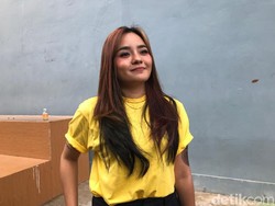 Gita Sinaga Jawab Kabar Pindah Agama