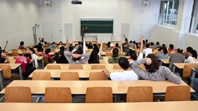 Biaya Kuliah Berpotensi Naik Imbas Efisiensi Bantuan Kampus