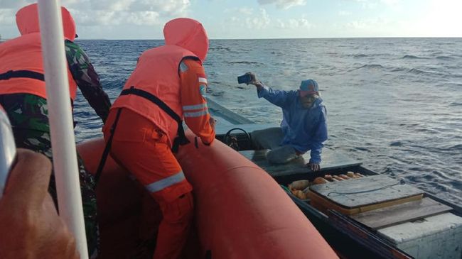 Nelayan Hilang Empat Hari di Wakatobi, Pencarian Nihil Pencarian terhadap seorang nelayan yang hilang di Wakatobi sejak empat hari lalu masih belum membuahkan hasil.