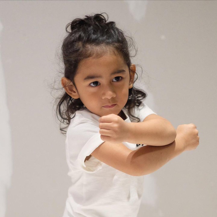 <p>Wah semakin pintar bergaya ya. Semoga jadi anak membanggakan, Bambang yang lucu dan menggemaskan. (Foto: Instagram @meisya_siregar)</p>