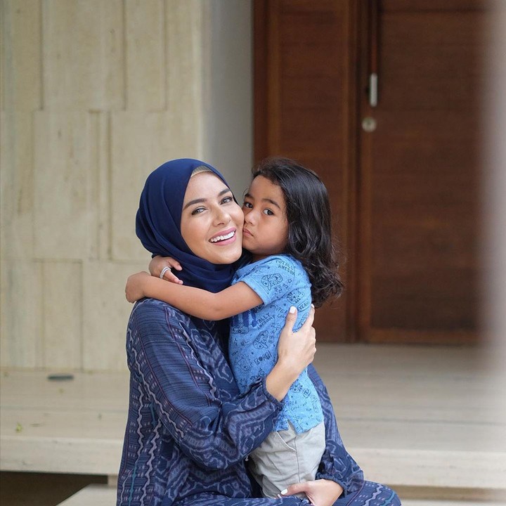 <p>Bunda, sudah tahu potret lucu dan menggemaskan Muhammad Bambang Arr Raybach. Anak ketiga pasangan Meisya Siregar dan Bebi Romeo ini biasa dipanggil Bambang lho. (Foto: Instagram @meisya_siregar)</p>