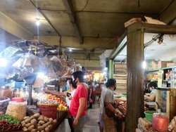 Hari Terakhir PSBB DKI, Protokol Kesehatan di Pasar Kian Ketat