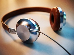 Lirik Susan Neva Feat. Udjo - Hilang