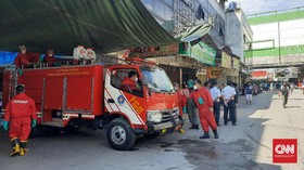 Akhir PSBB Jakarta, Pasar Tanah Abang Disemprot Disinfektan