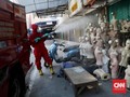 FOTO: Pasar Tanah Abang Disemprot Disinfektan