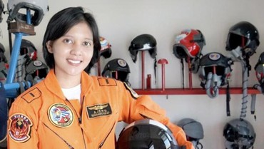 Letda Ajeng Tresna, Jadi Pilot Tempur Perempuan Pertama di Indonesia