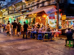 Street Food di Bangkok Kembali Buka dengan Protokol Kesehatan Baru