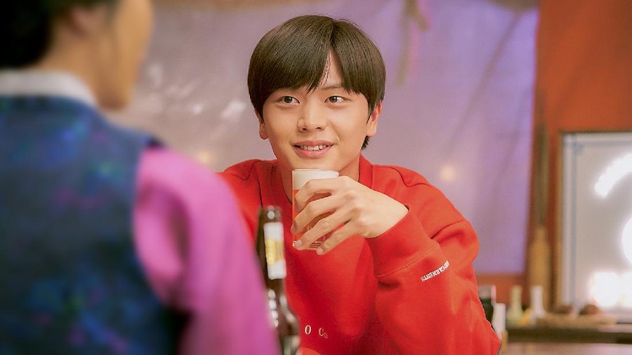 Yook Sung Jae di 'Mystic Pop-up Bar' Yook Sung Jae di 'Mystic Pop-up Bar'