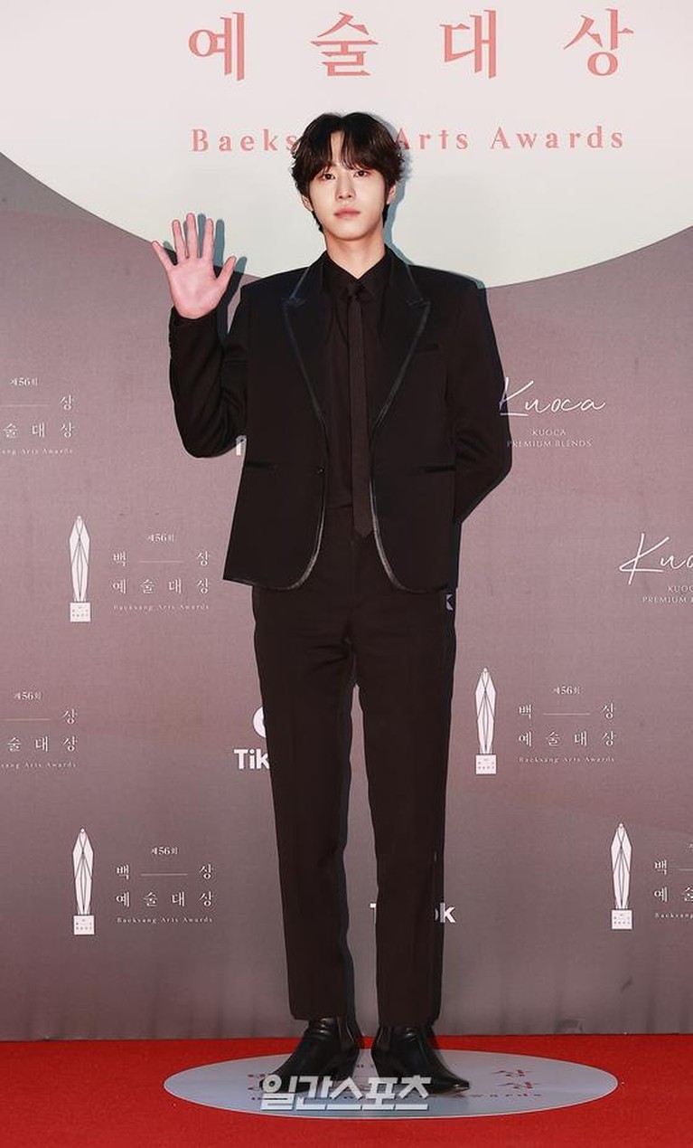 Deretan Penampilan Aktor Tampan Korea di Baeksang Arts Awards 2020 - Foto 1